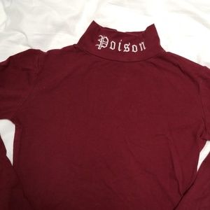 MAROON DOLLSKILL TURTLENECK